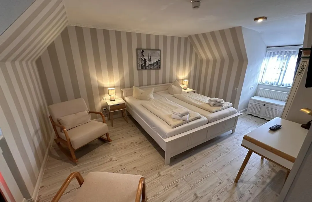 Hotel Zur Goldenen Sonne-1